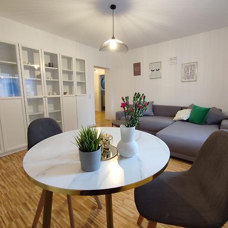 Modernes Apartment In Verkehrsguenstiger Lage Floersheim am Main Exterior foto